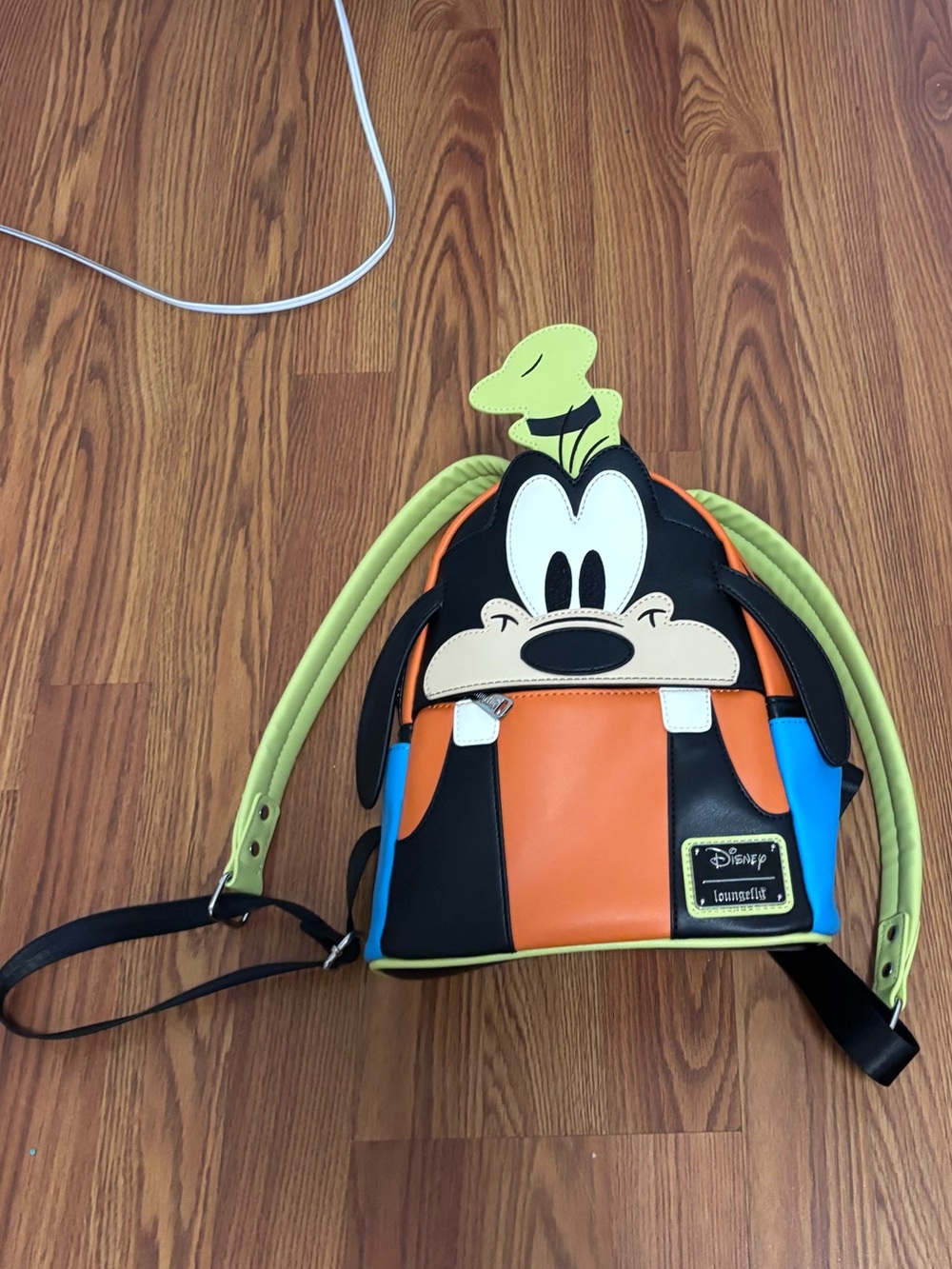 Goofy loungefly backpack - Picture 2 of 7